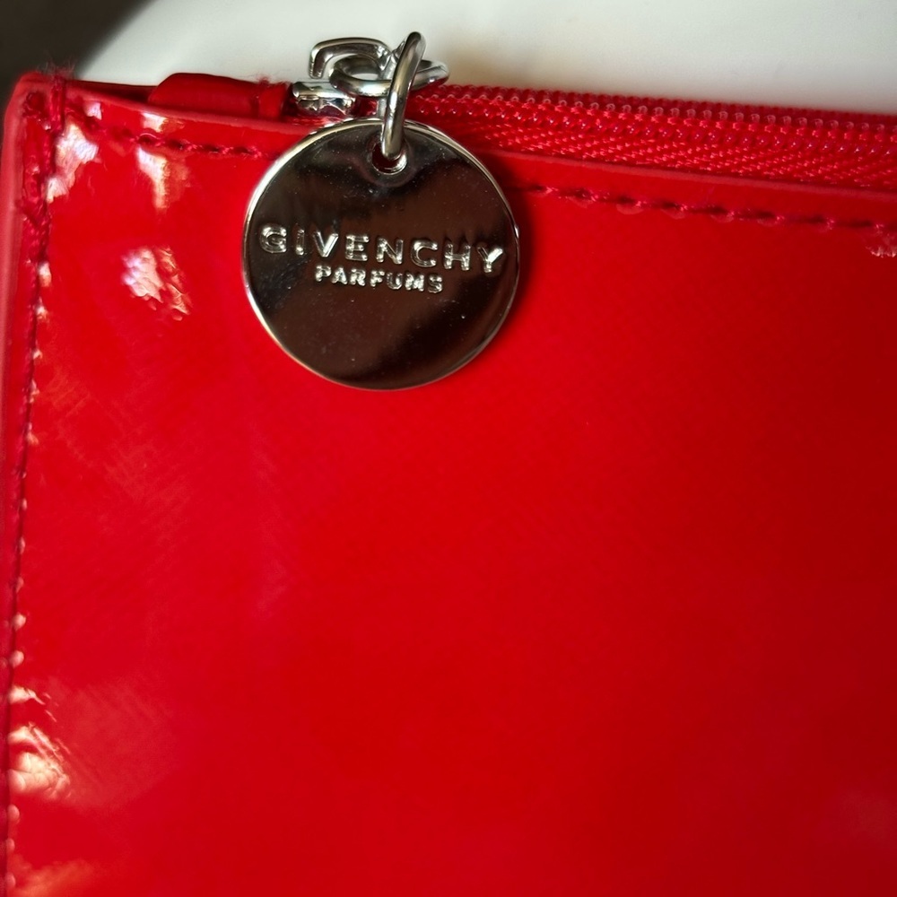🆕 Givenchy Novelty Red Patent Leather Pouch. - Picture 4 of 6
